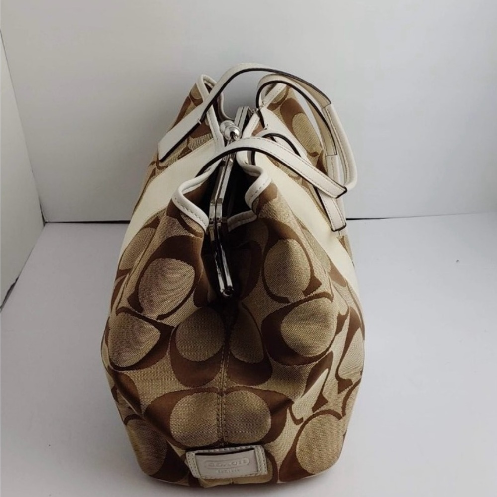 Coach Signature Canvas Kisslock Handbag – EUC - Picture 4 of 13